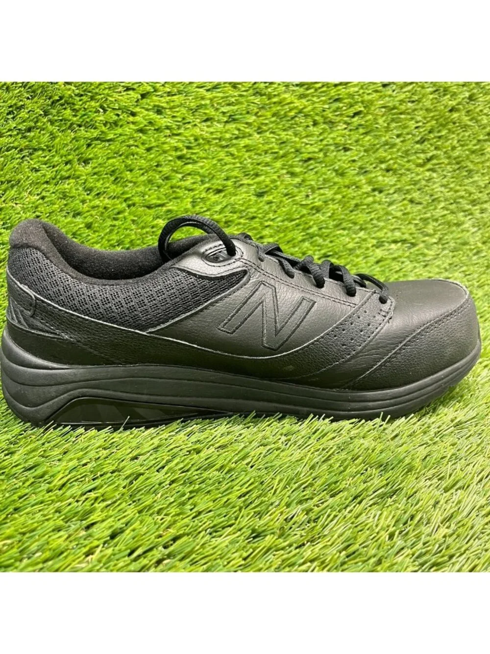 New Balance 928v3 Mens Size 8.5 Womens 10 Black Athletic Leather Shoes Sneakers